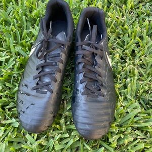 Nike Tempo Cleats
